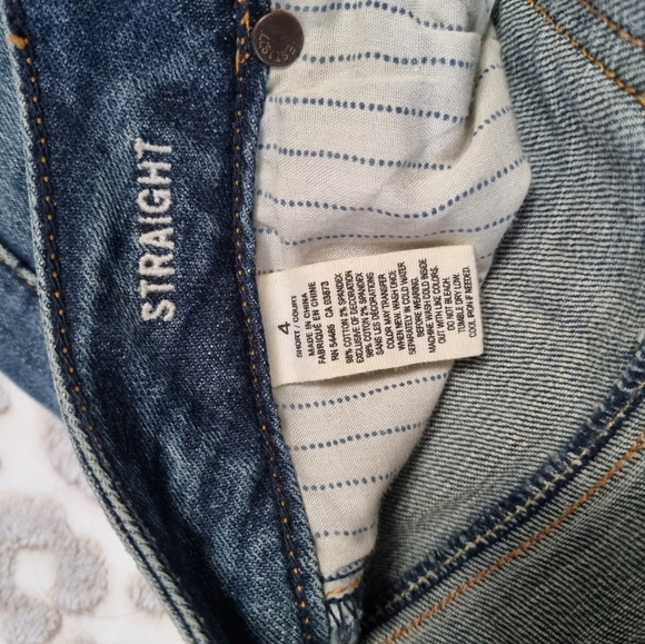 Distressed Jeans - Picture 3 of 4